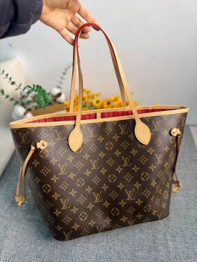 Louis Vuitton Neverfull MM tote